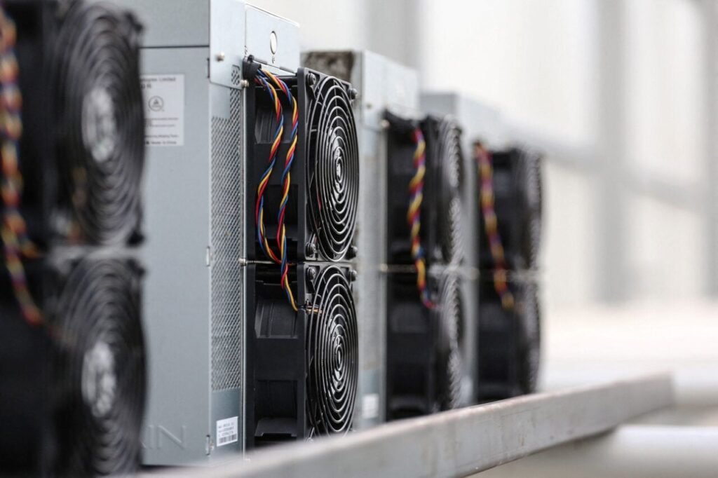 bitcoin_miner-1280x853