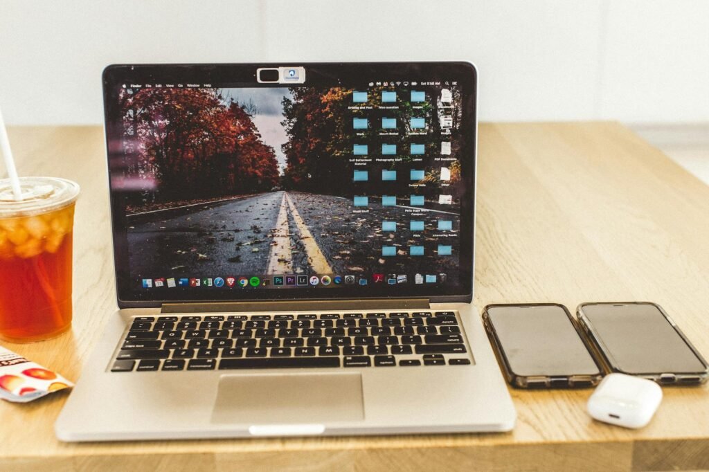 california employment law updates - california workplace technology updates professional business image