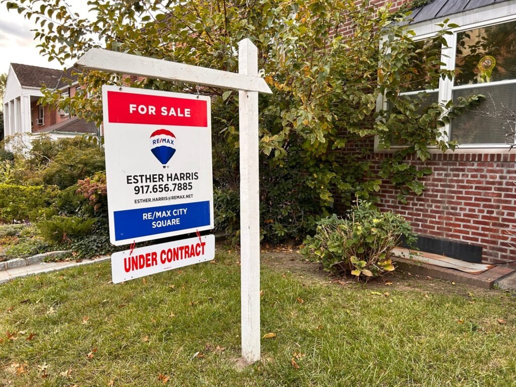 For Sale, REMAX realtor sign in front yard, under contract, house, Queens, New York