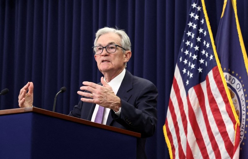 FOTO DE ARCHIVO: El presidente de la Reserva Federal, Jerome Powell, ofrece una conferencia de prensa en Washington, D.C., EEUU.