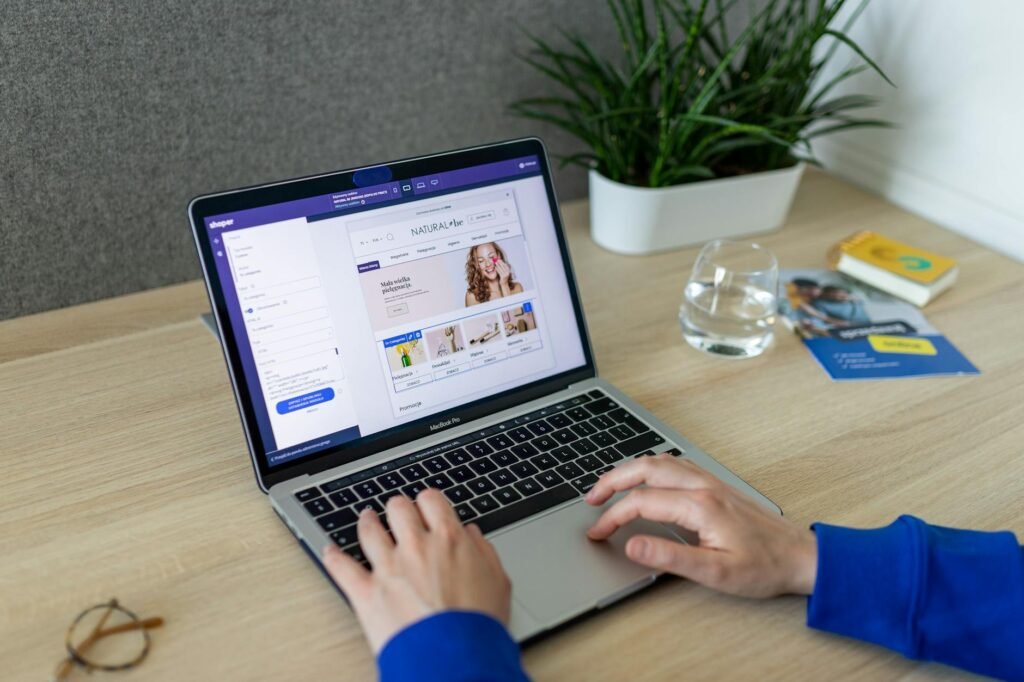 shopify ecommerce marketing - shopify ecommerce marketing workspace professional business image