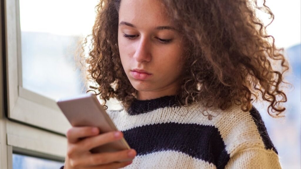 teen_cell_phone_header