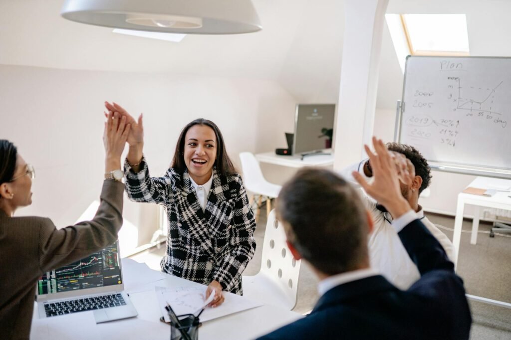 shopify b2b conversion rate - workplace business technology optimization professional business image