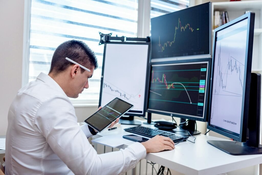 AI impact US stocks - AI-driven stock trading office, professional business image