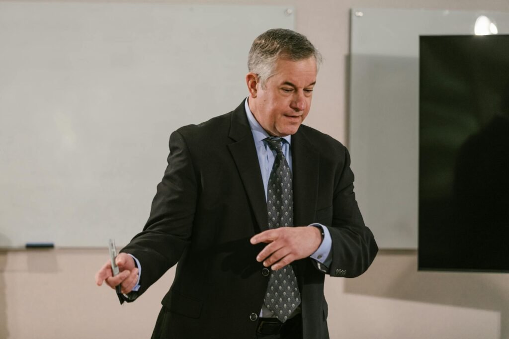 AI recession-proof CEOs - AI in business leadership professional business image