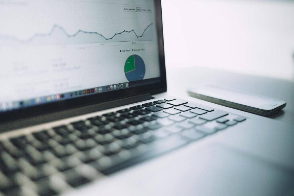 B2BMX 2026 Tracks - B2B tech industry analytics professional business image