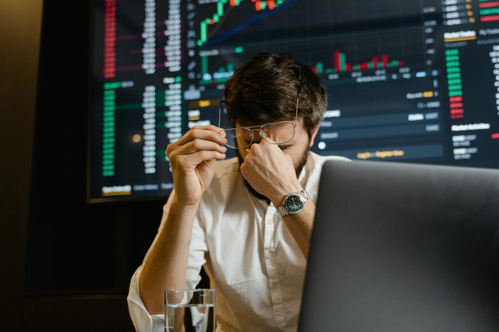 bank stocks news - bank traders stock exchange professional business image