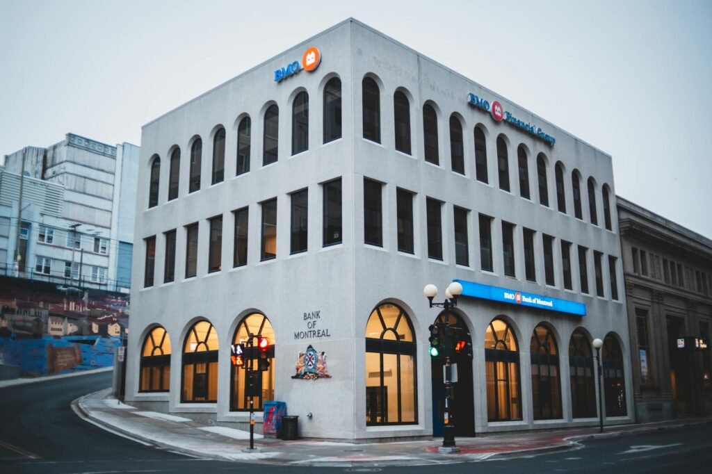 BMO corporate banking leaders - BMO corporate banking leadership professional business image