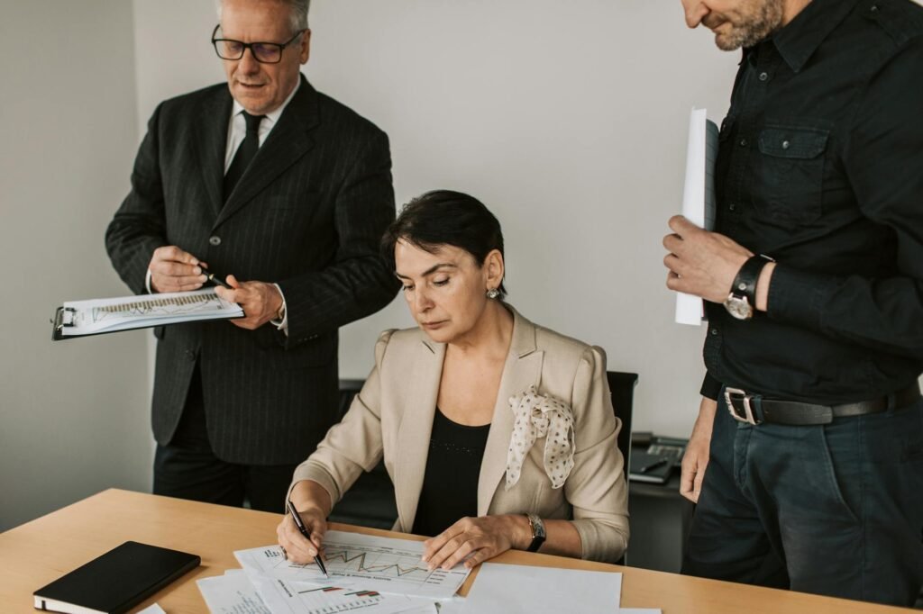 F.N.B. Financial Leader - F.N.B. Financial leaders office professional business image