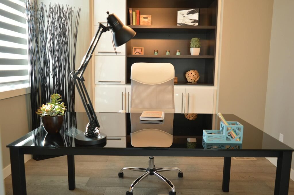 FactSet valuation - FactSet office workspace valuation professional business image