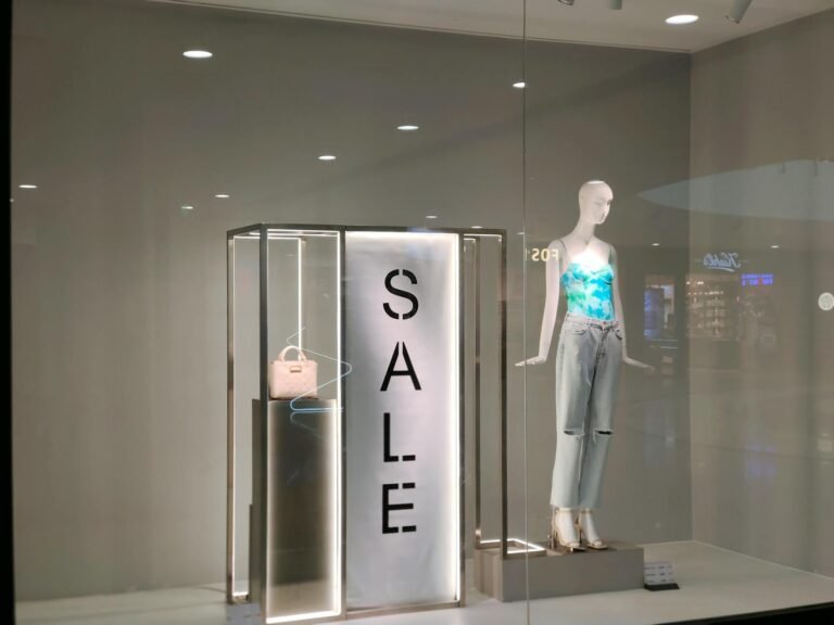 Lowe's Sales Growth - Lowe's retail store sales professional business image