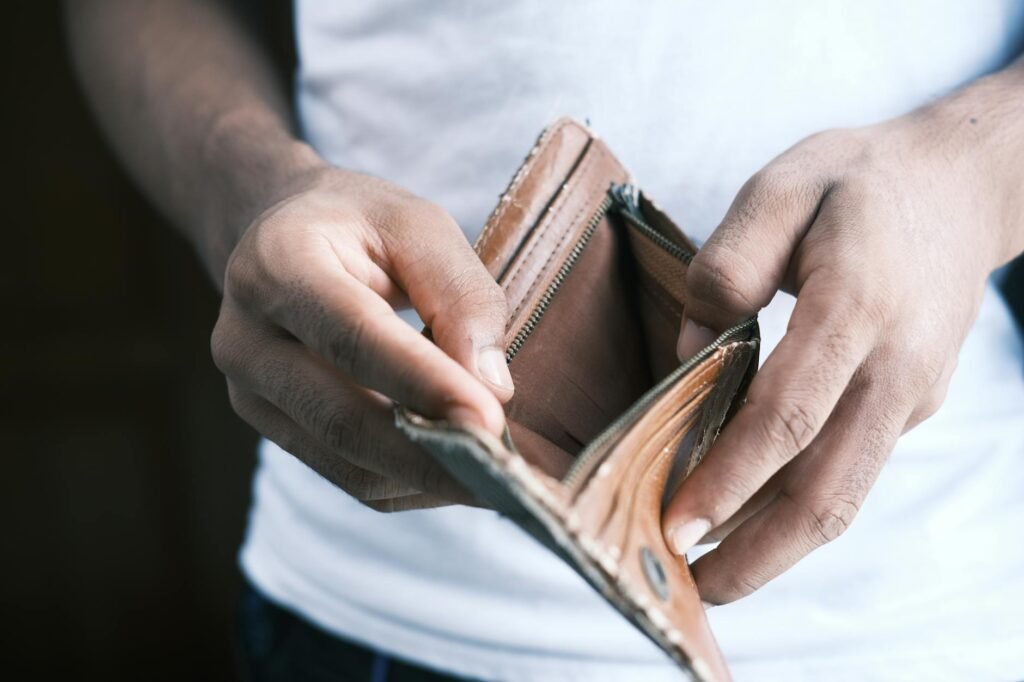 retail bankruptcy risks - bankrupt retail stores financial professional business image