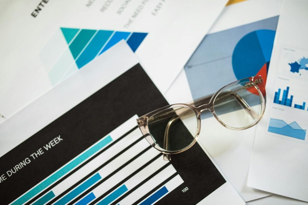 strategic communication revenue - strategic communication revenue growth professional business image