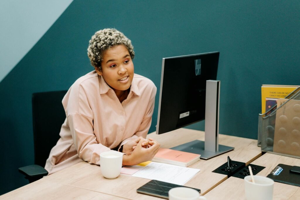 AI in HR 2026 - AI-powered HR office workspace professional business image