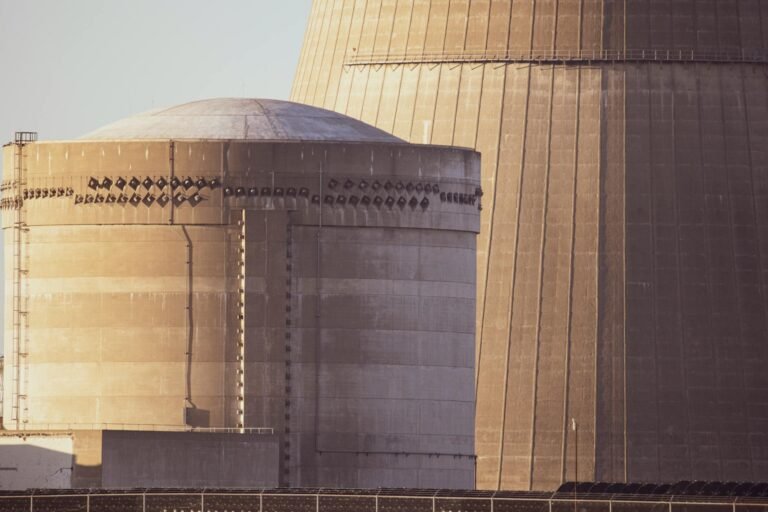 AI nuclear energy - AI monitoring nuclear power professional business image