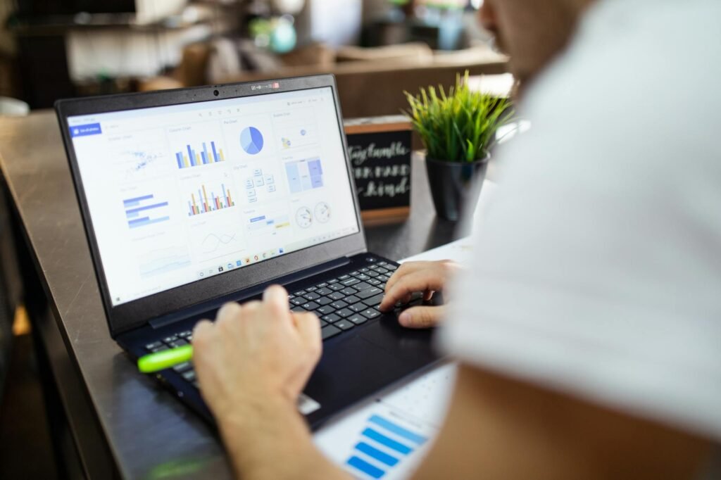 AI SEO agencies India - AI-driven digital marketing workspace", professional business image