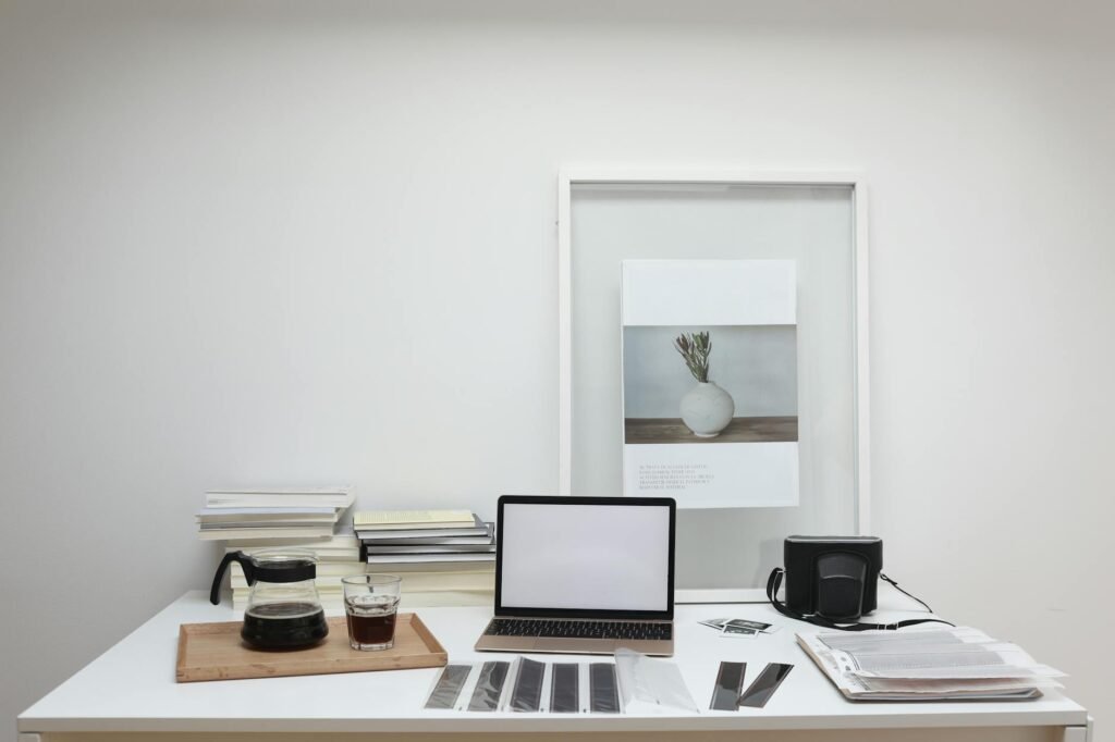 BCOM market value - BCOM professionals modern office professional business image