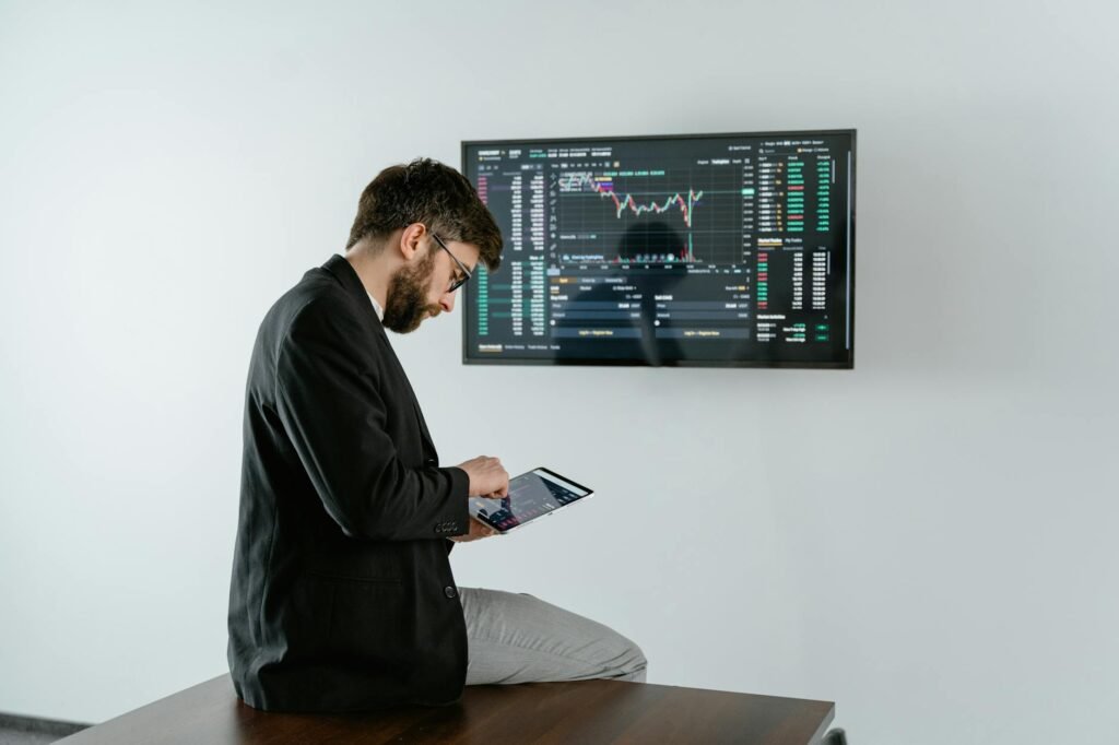 DXC Technology rating - DXC Technology analyst rating professional business image