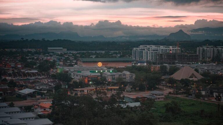 E-Mart Lotte expansion - E-Mart Lotte global store professional business image