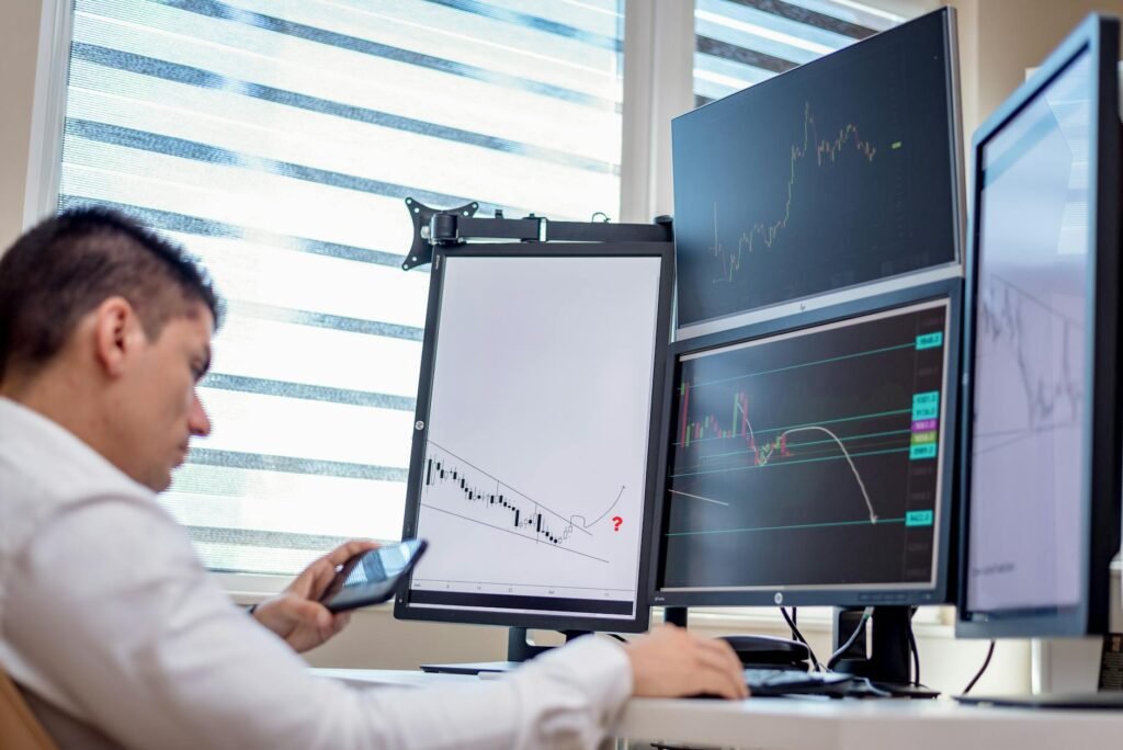 FBIZ investment option - FBIZ financial trading office professional business image