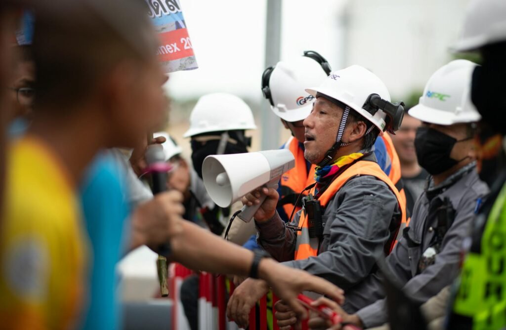 labor mandates business climate - business workers protesting labor professional business image