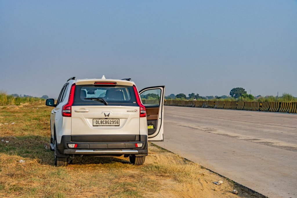 Mahindra Sales Growth - Mahindra automotive business executives professional business image