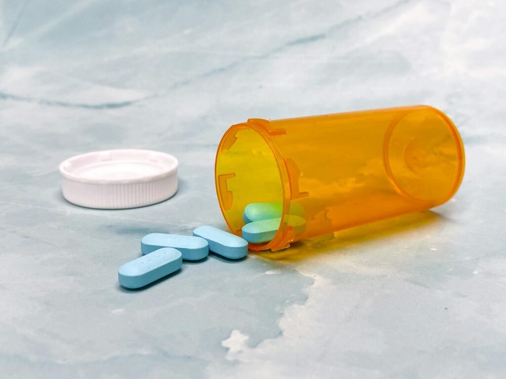 Pharma Pails Market - pharma containers in cleanroom professional business image