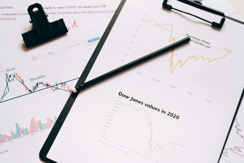 Q3 stock performers - Q3 financial stock analysis professional business image