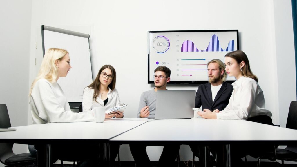 Quasi-Inhouse-Lösung - photorealistic corporate hybrid team professional business image