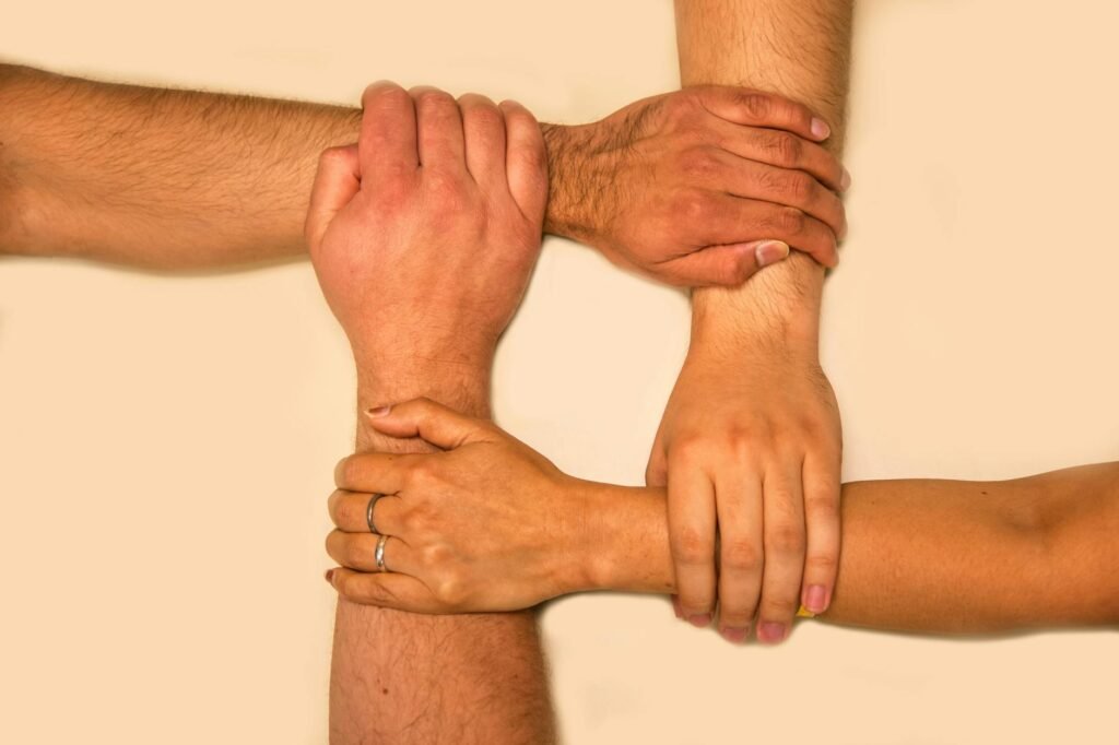 Sangfor-Cohesity partnership - Sangfor Cohesity executives handshake professional business image