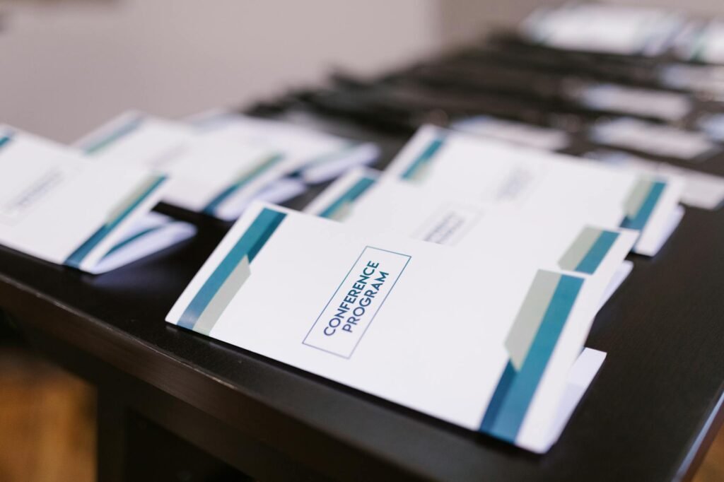 sustainable events guide - sustainable corporate event planning professional business image