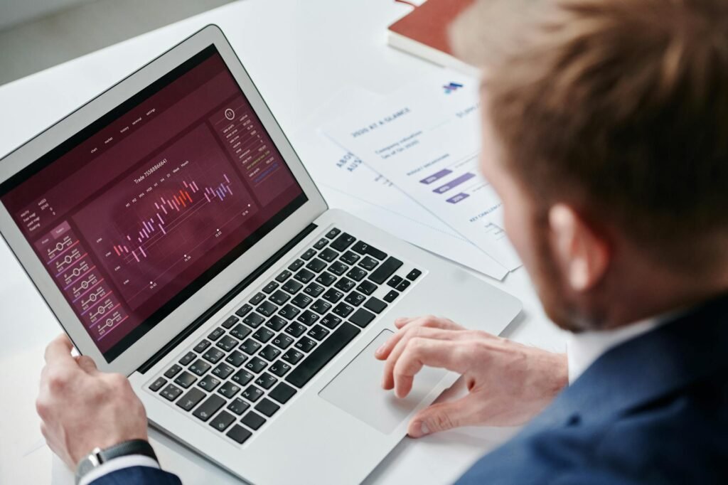 Target profit outlook - business success analytics dashboard professional business image