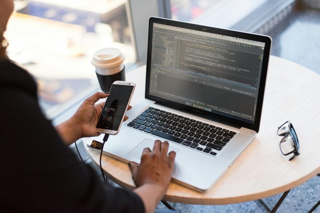 UAE remote work mandate - UAE remote work tech professional business image