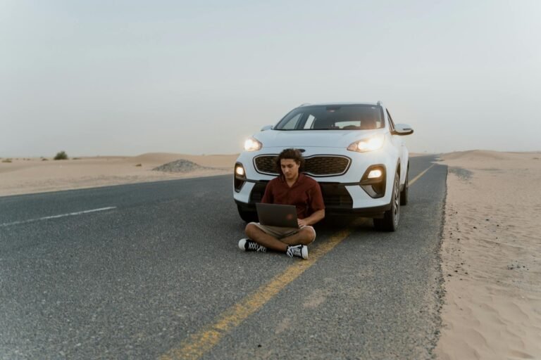 UAE remote work order - UAE office remote work professional business image