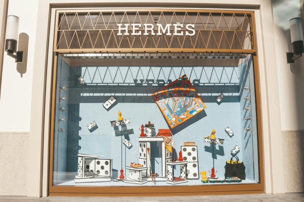 luxury brands sales - luxury brand retail store professional business image