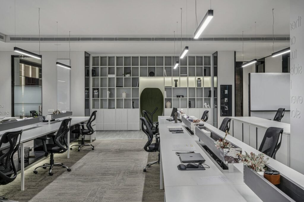 Middle East luxury decline - luxury corporate office decline professional business image